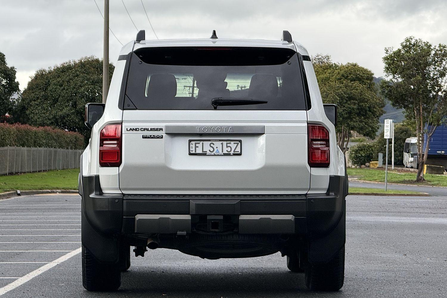 2024 Toyota Landcruiser Prado GXL in White