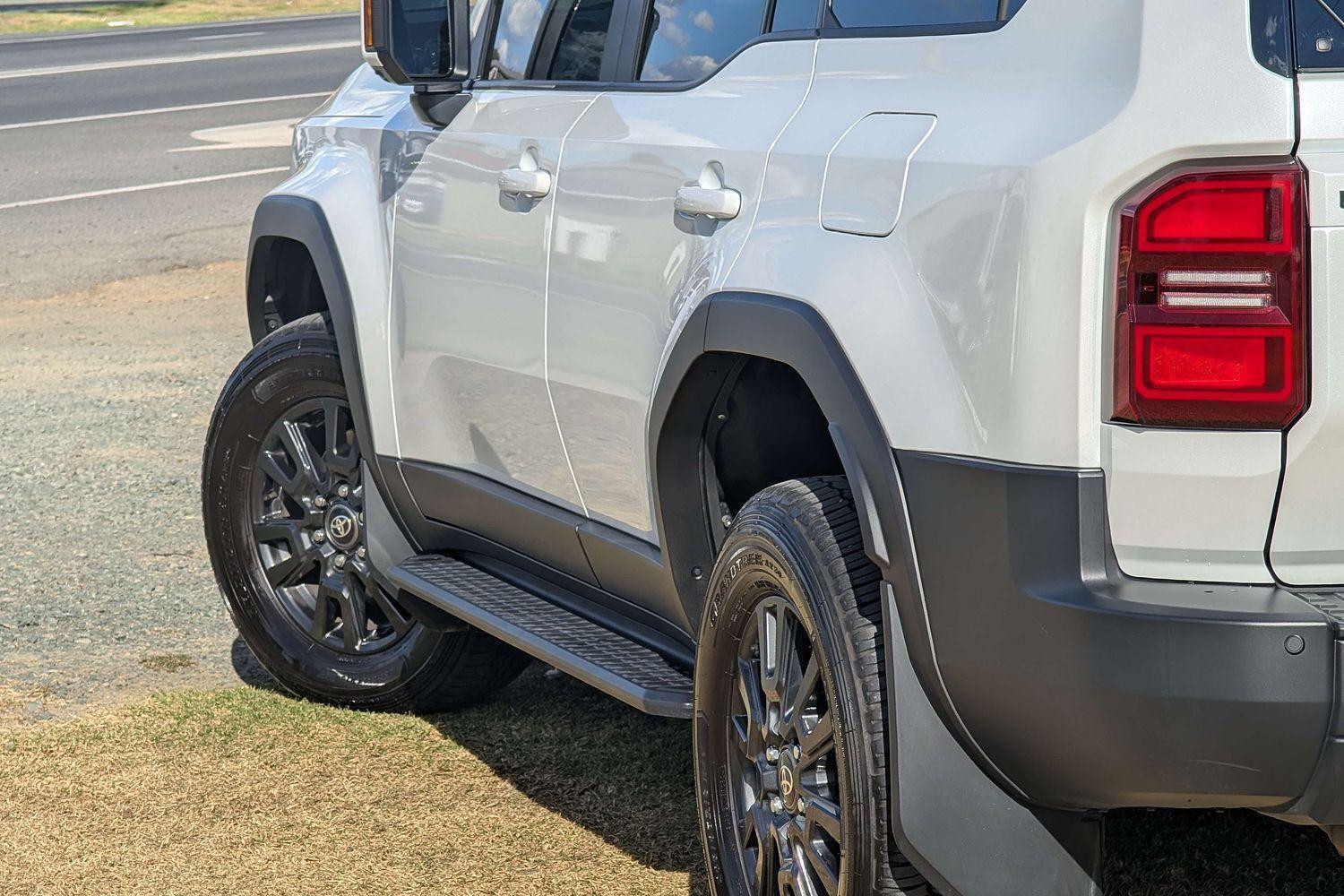 2024 Toyota Landcruiser Prado GXL in White
