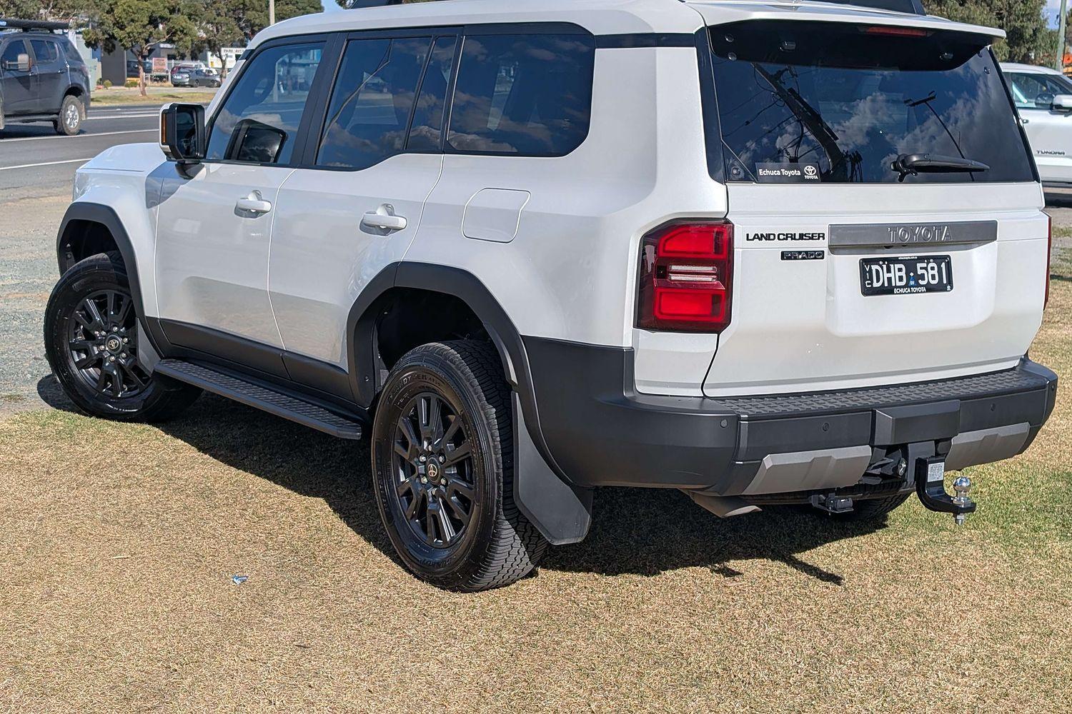 2024 Toyota Landcruiser Prado GXL in White