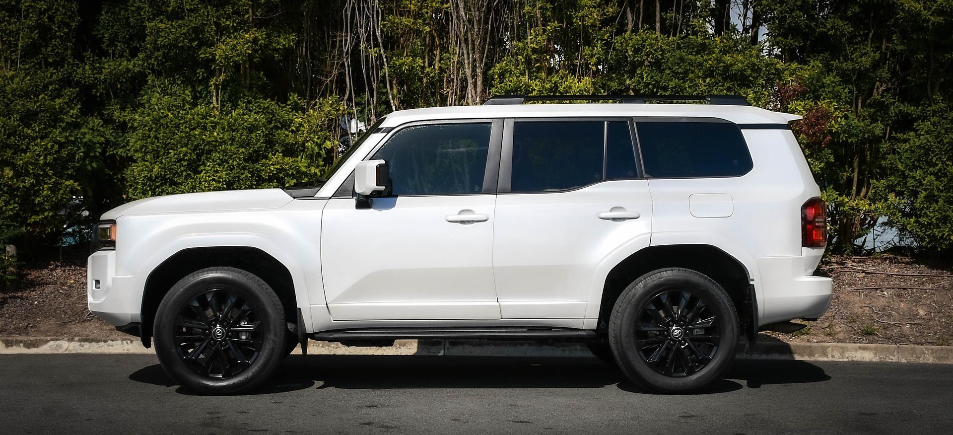 2024 Toyota Landcruiser Prado Kakadu in White