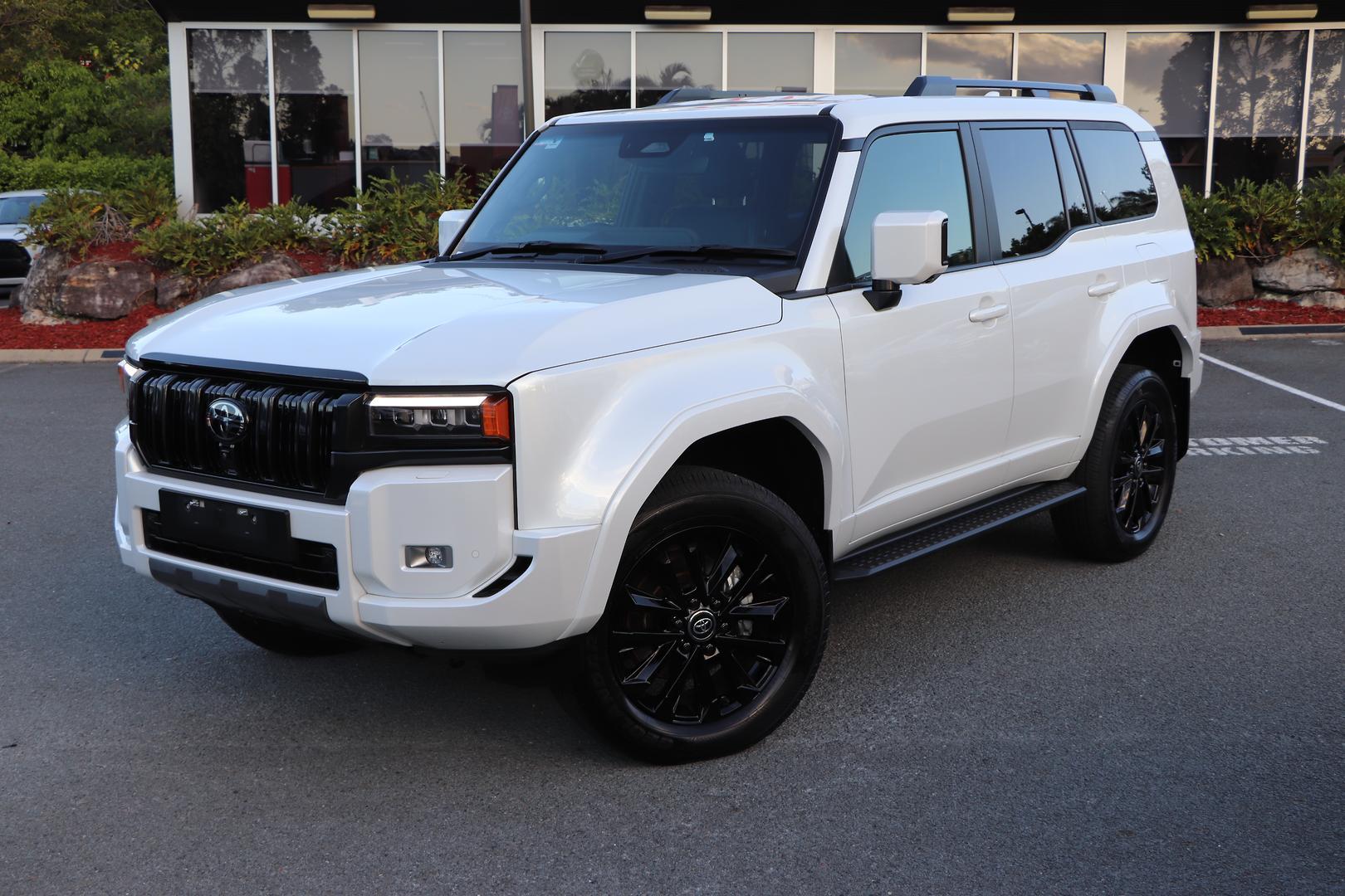2025 Toyota Landcruiser Prado VX in White