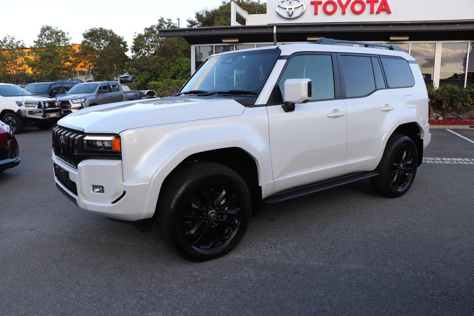 2025 Toyota Landcruiser Prado VX in White