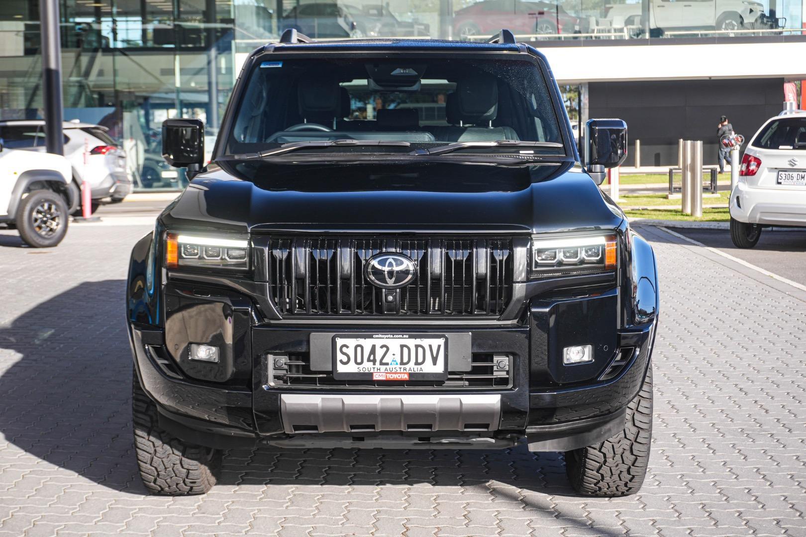 2024 Toyota Landcruiser Prado Kakadu in Black