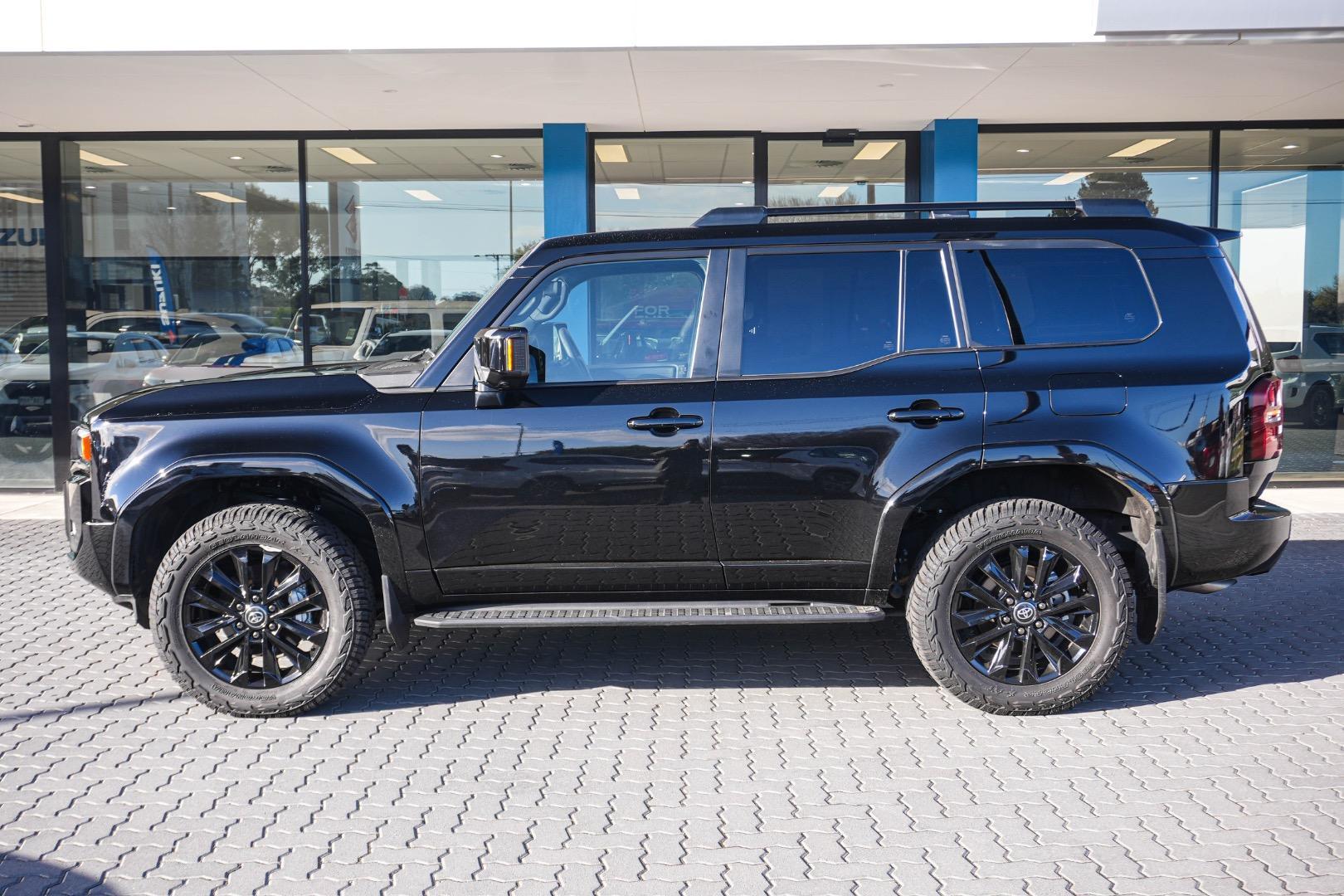 2024 Toyota Landcruiser Prado Kakadu in Black