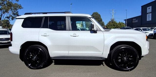 2024 Toyota Landcruiser Prado VX in White