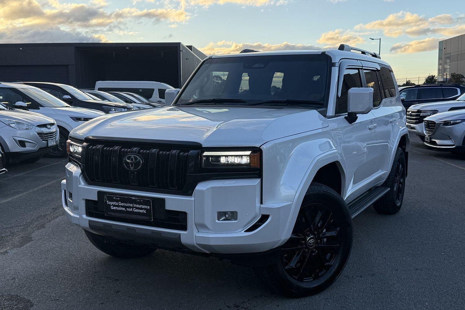 2025 Toyota Landcruiser Prado Kakadu in White