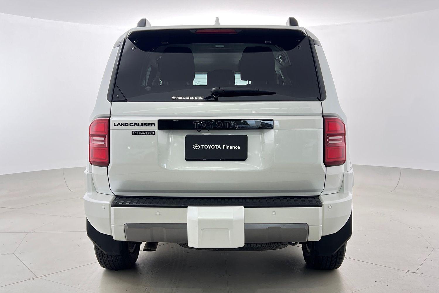 2025 Toyota Landcruiser Prado VX in White