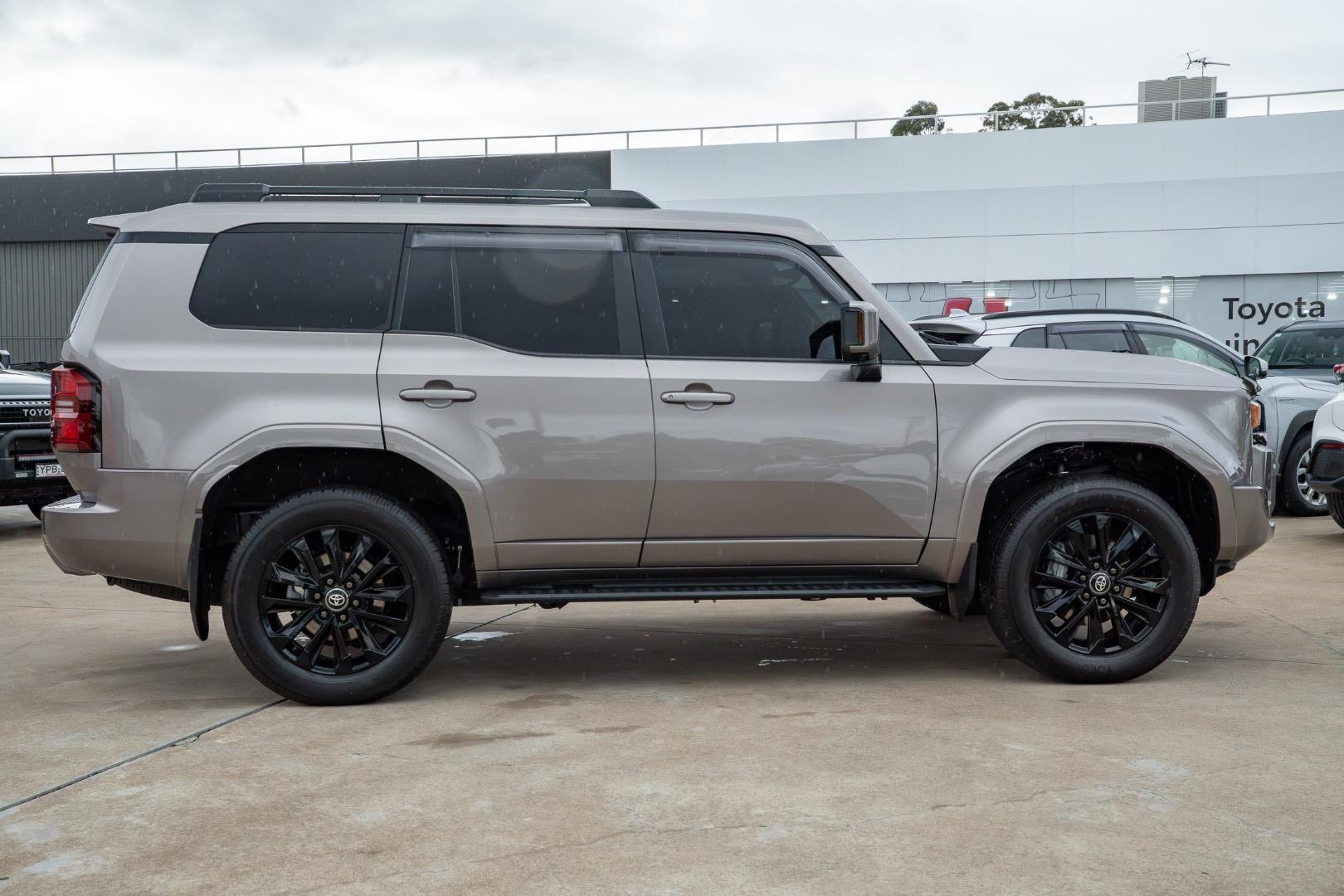 2025 Toyota Landcruiser Prado Kakadu in Bronze