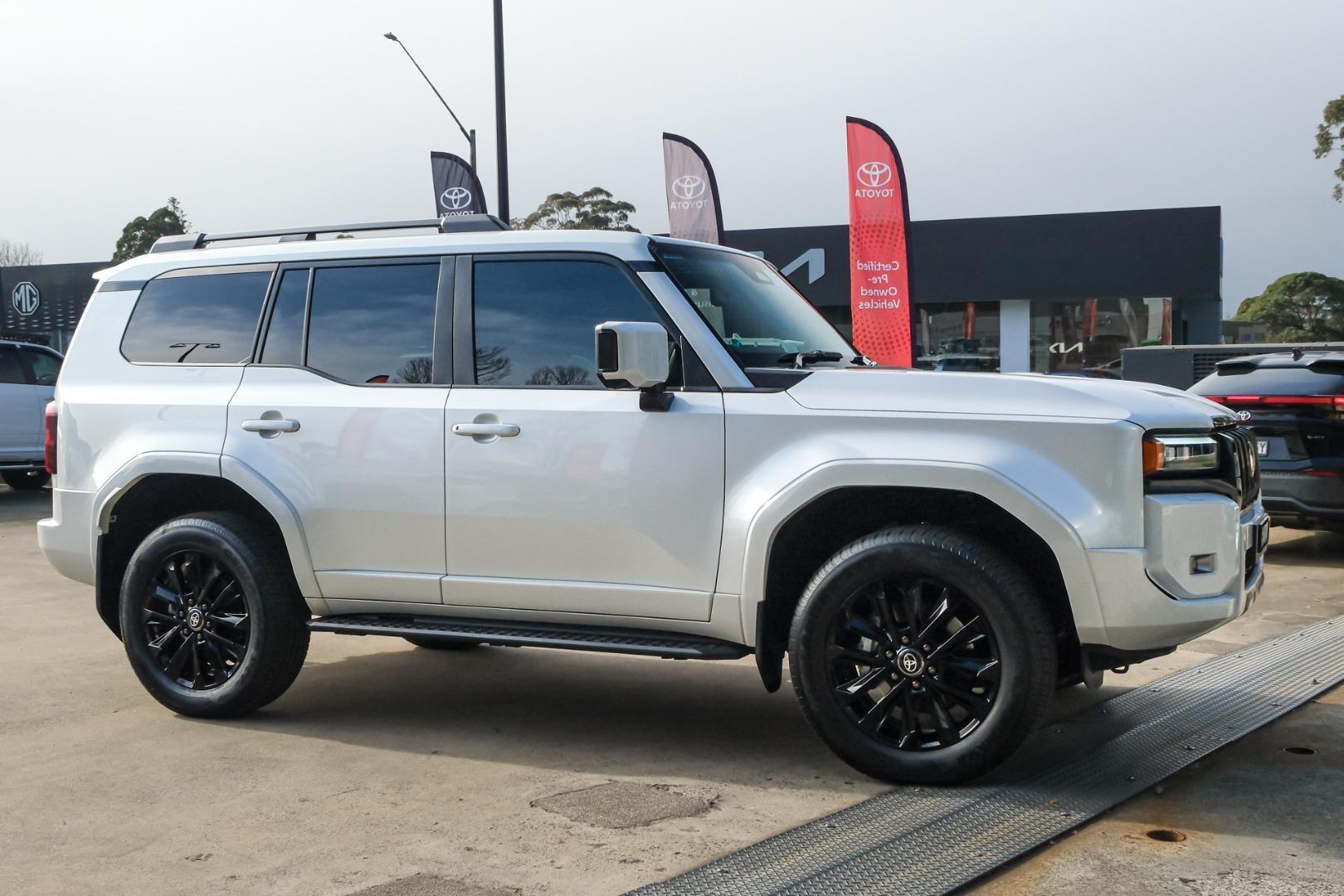 2025 Toyota Landcruiser Prado Kakadu in White