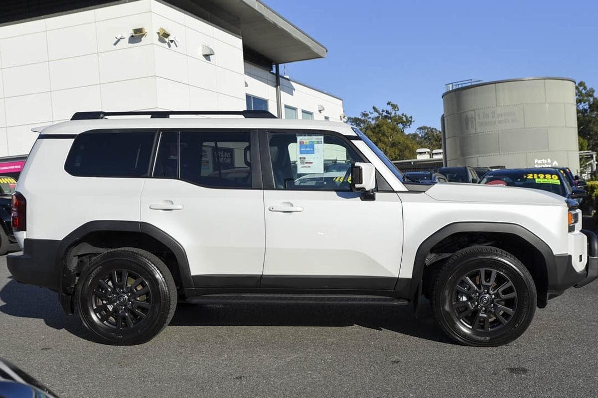 2024 Toyota Landcruiser Prado GXL in White