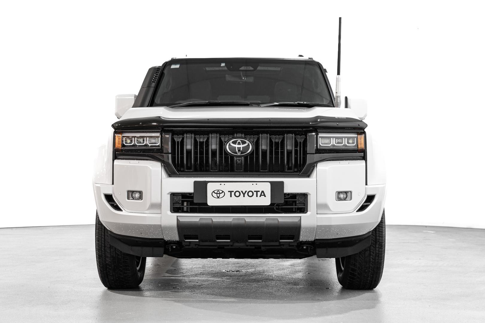 2024 Toyota Landcruiser Prado Kakadu in White