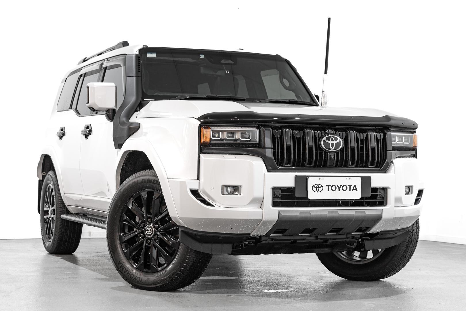 2024 Toyota Landcruiser Prado Kakadu in White