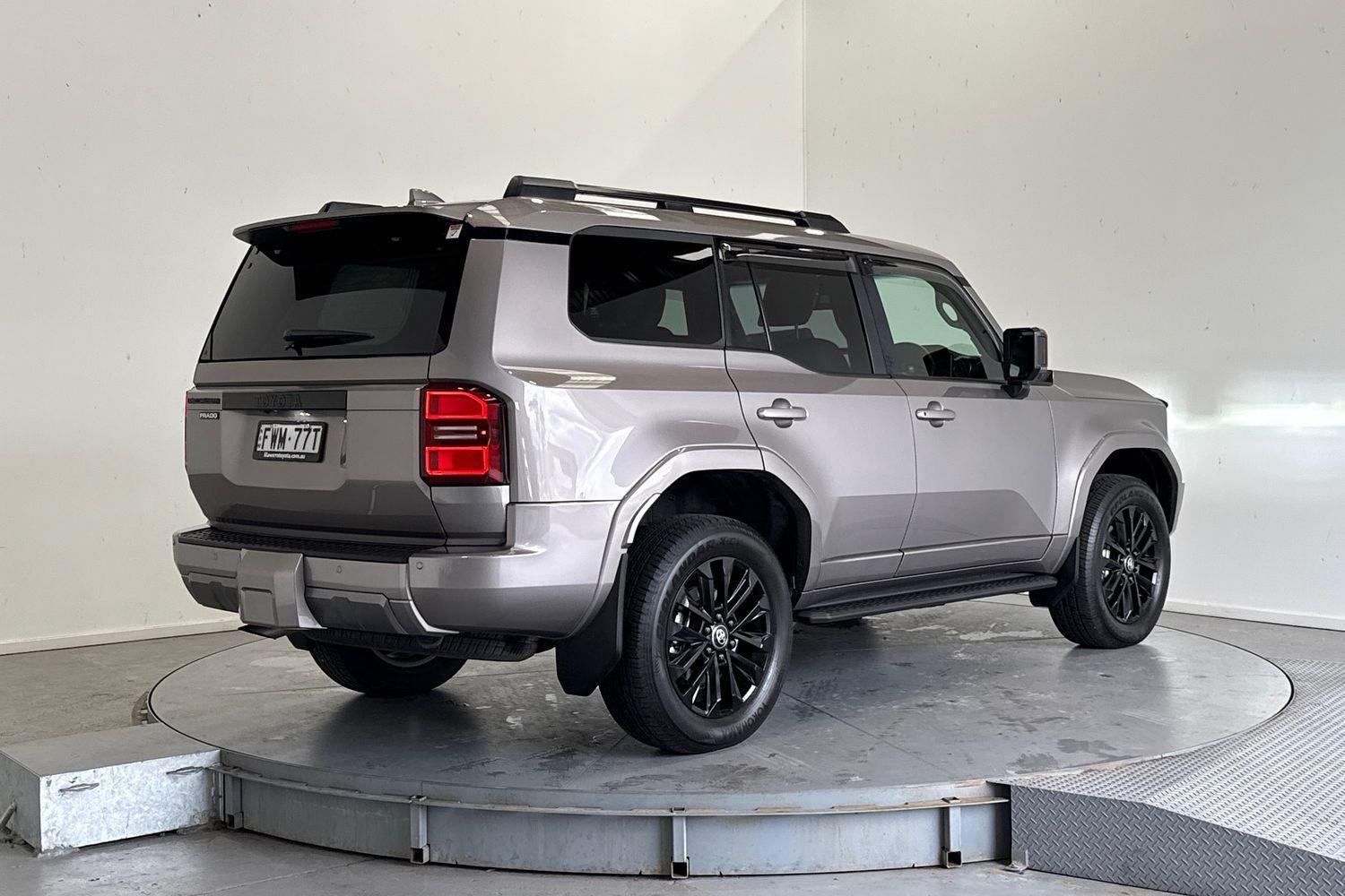 2025 Toyota Landcruiser Prado VX in Silver