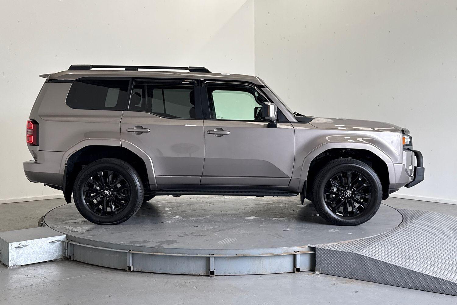 2025 Toyota Landcruiser Prado VX in Silver