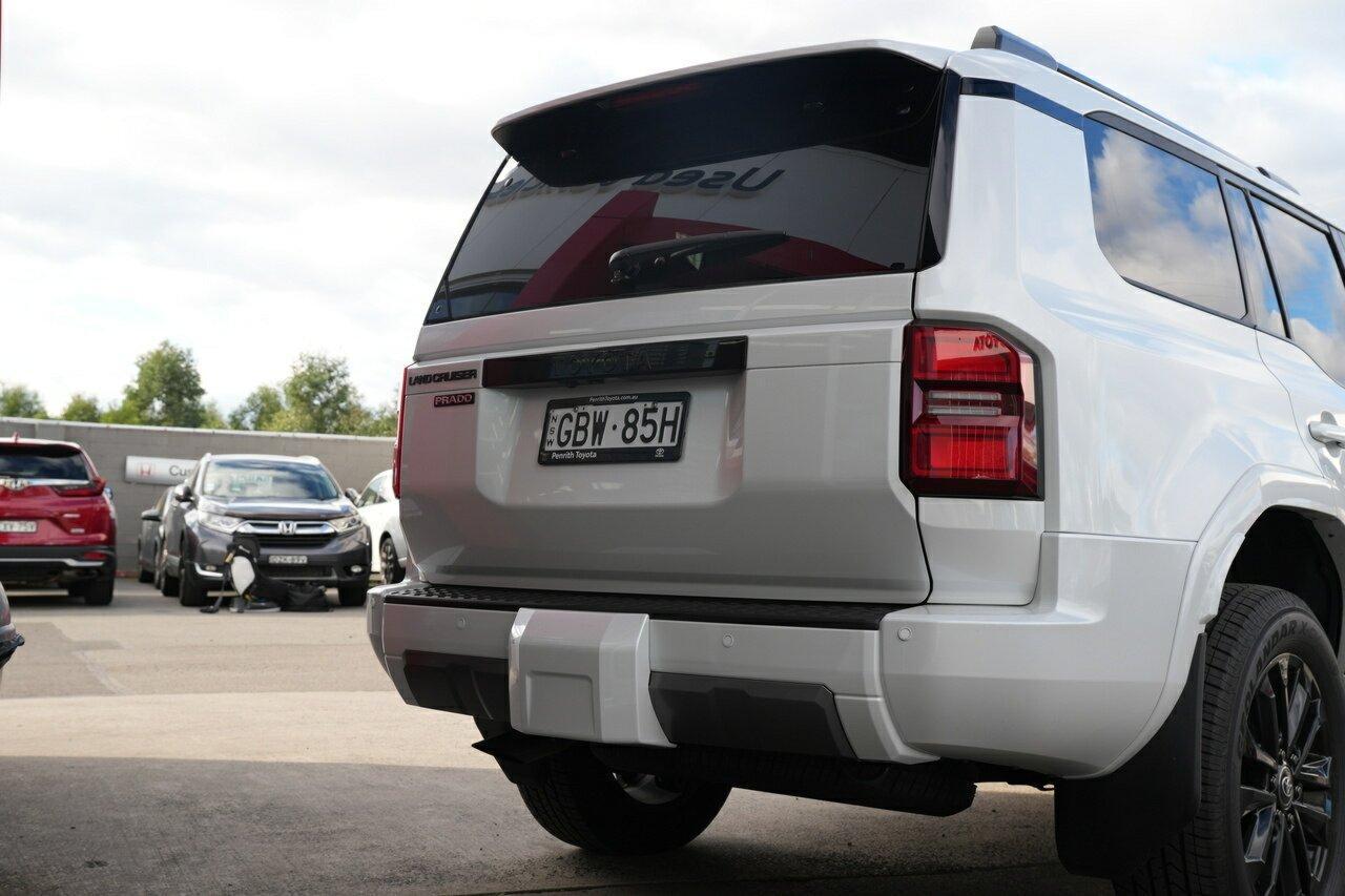 2025 Toyota Landcruiser Prado VX in White