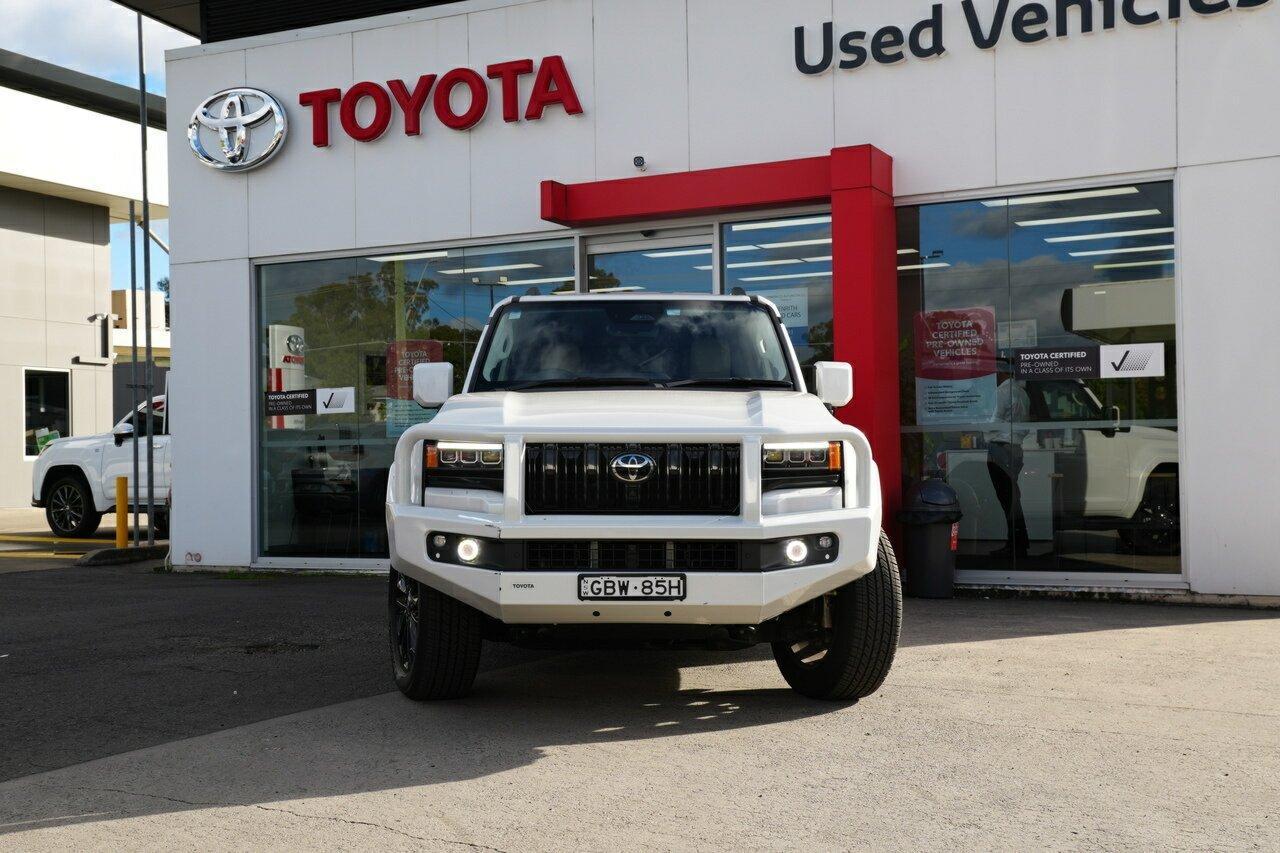 2025 Toyota Landcruiser Prado VX in White