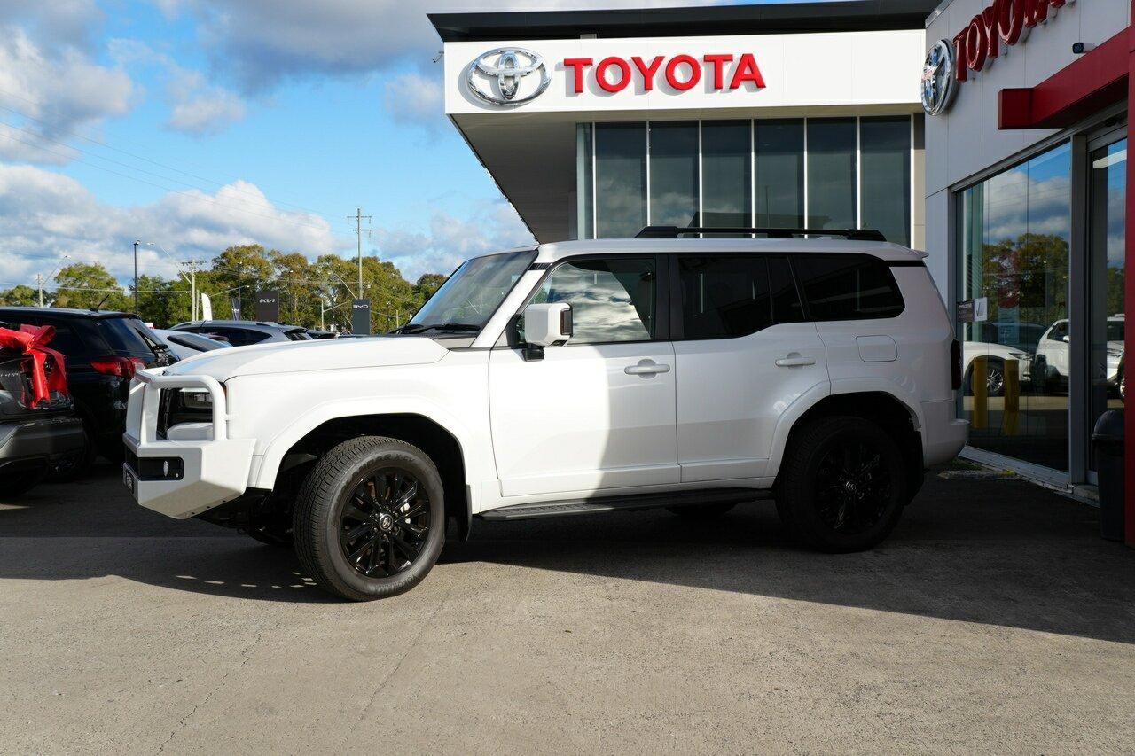 2025 Toyota Landcruiser Prado VX in White
