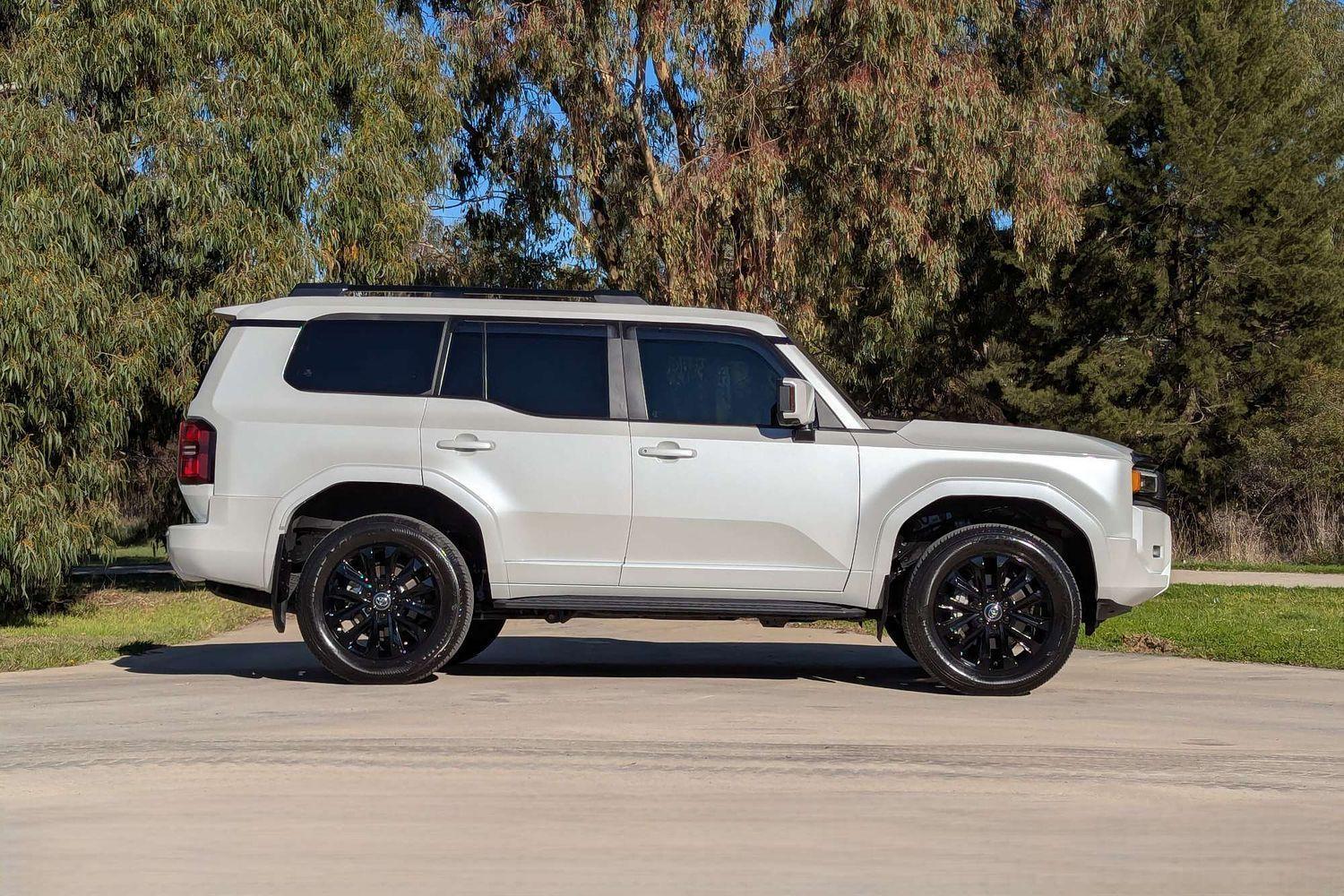 2024 Toyota Landcruiser Prado VX in White