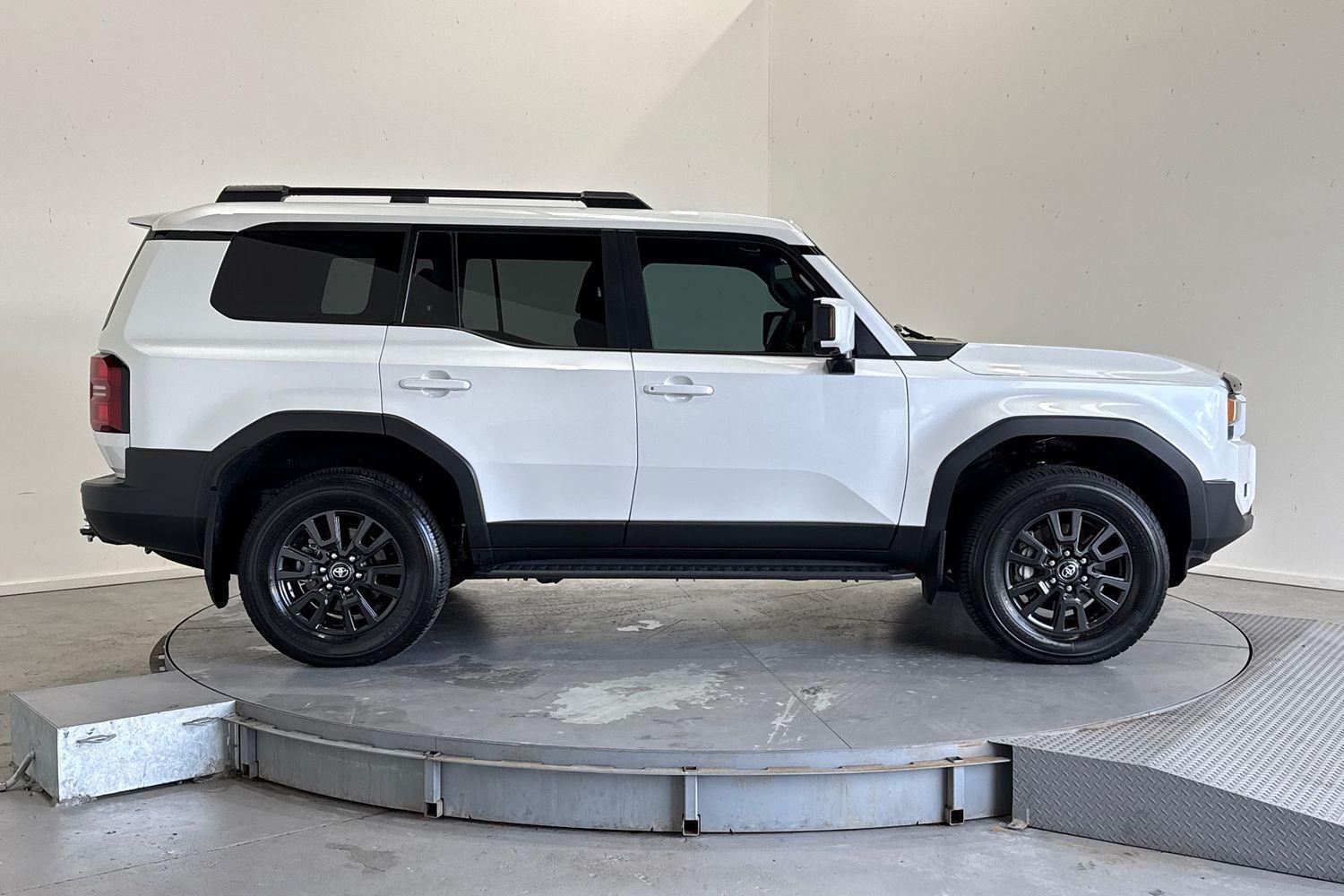 2025 Toyota Landcruiser Prado GXL in White