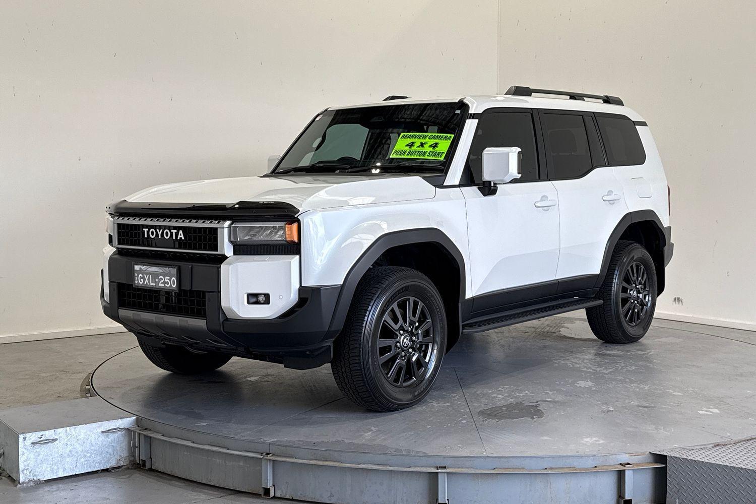 2025 Toyota Landcruiser Prado GXL in White