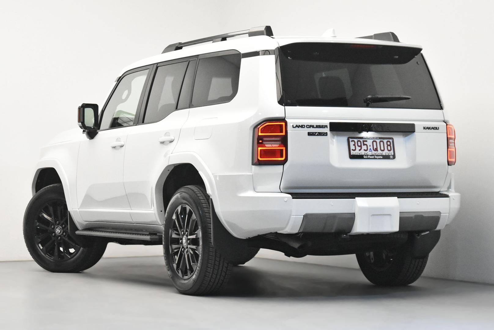 2024 Toyota Landcruiser Prado Kakadu in White