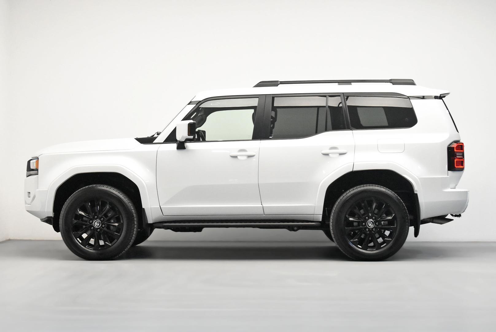 2024 Toyota Landcruiser Prado Kakadu in White