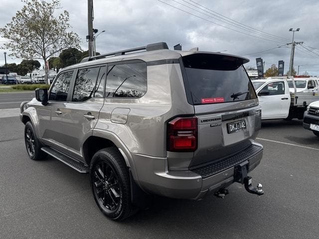 2024 Toyota Landcruiser Prado Kakadu in Bronze