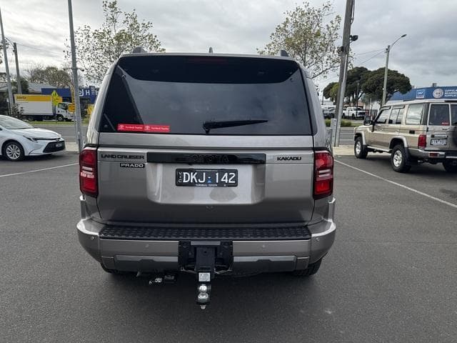 2024 Toyota Landcruiser Prado Kakadu in Bronze
