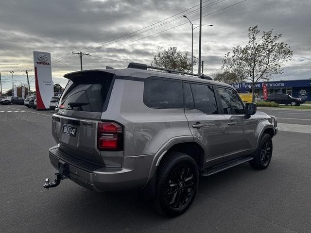 2024 Toyota Landcruiser Prado Kakadu in Bronze