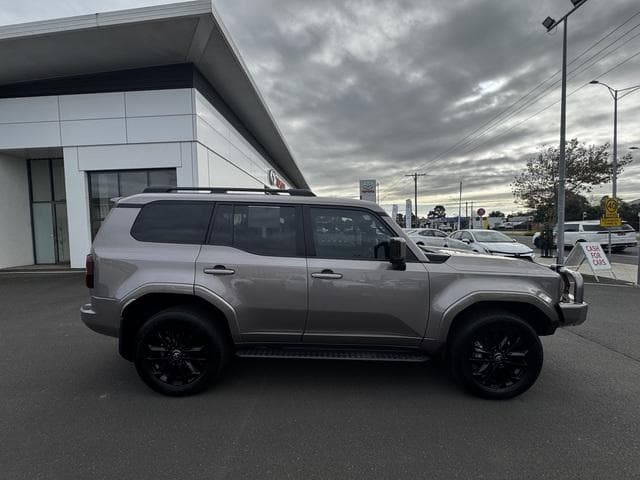2024 Toyota Landcruiser Prado Kakadu in Bronze