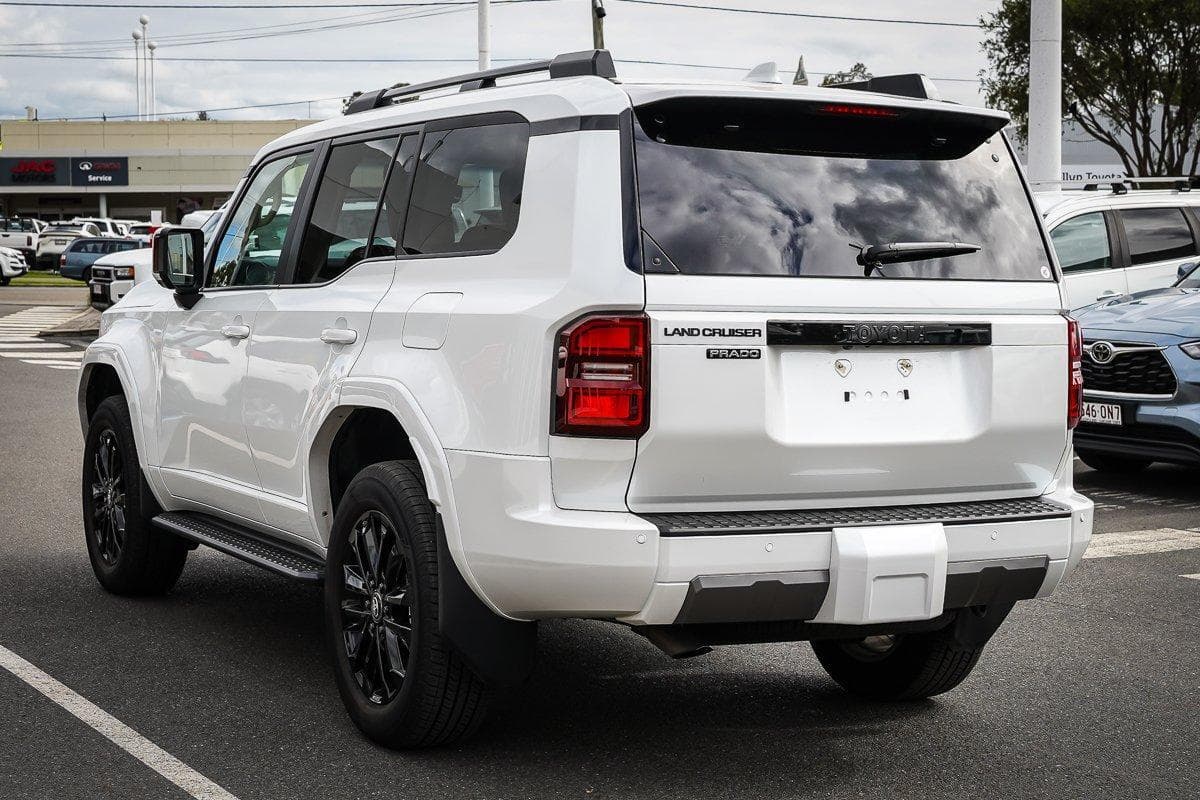 2025 Toyota Landcruiser Prado VX in White