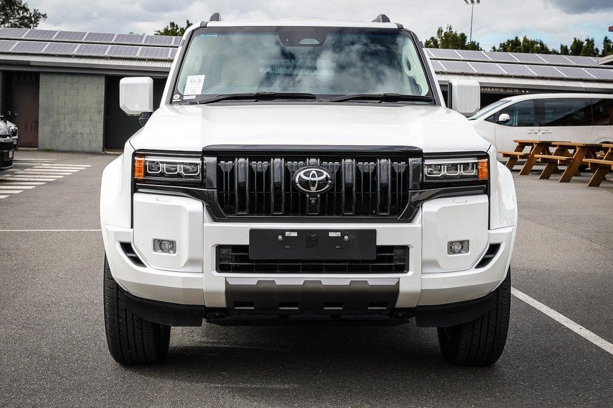 2025 Toyota Landcruiser Prado VX in White
