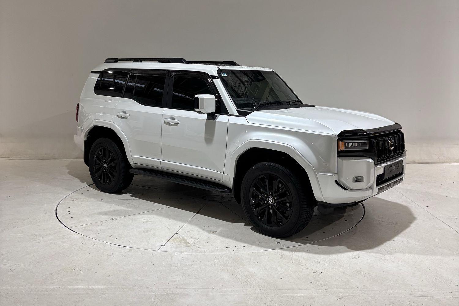 2025 Toyota Landcruiser Prado Kakadu in White
