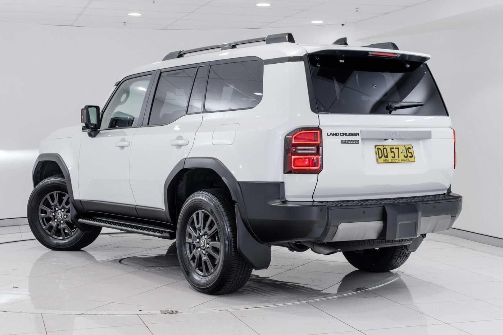 2025 Toyota Landcruiser Prado GXL in White