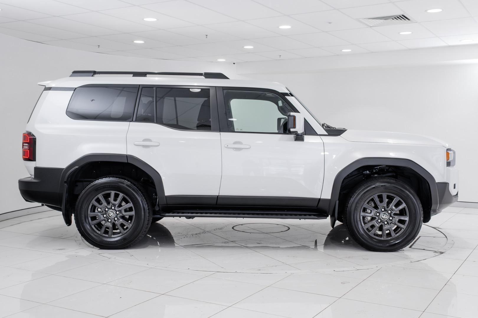 2025 Toyota Landcruiser Prado GXL in White