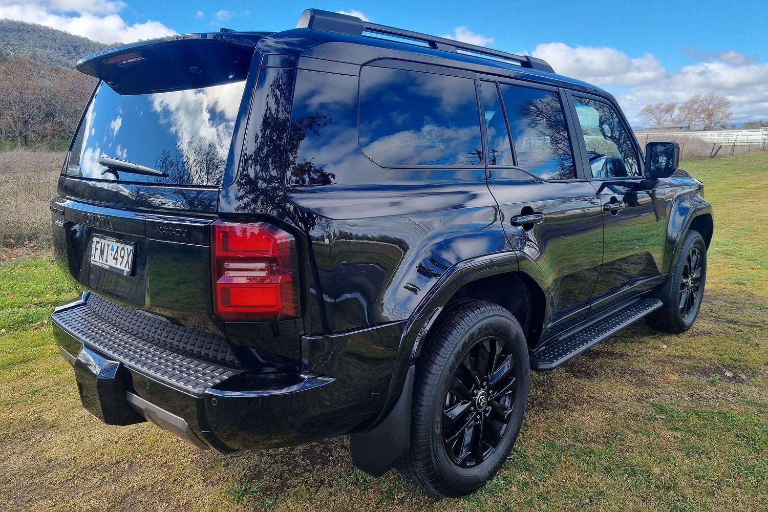 2024 Toyota Landcruiser Prado Kakadu in Black