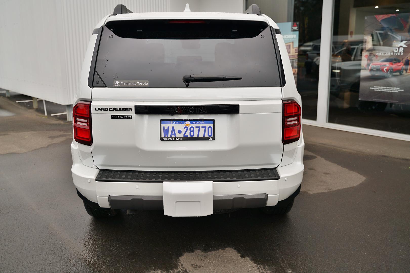 2025 Toyota Landcruiser Prado VX in White