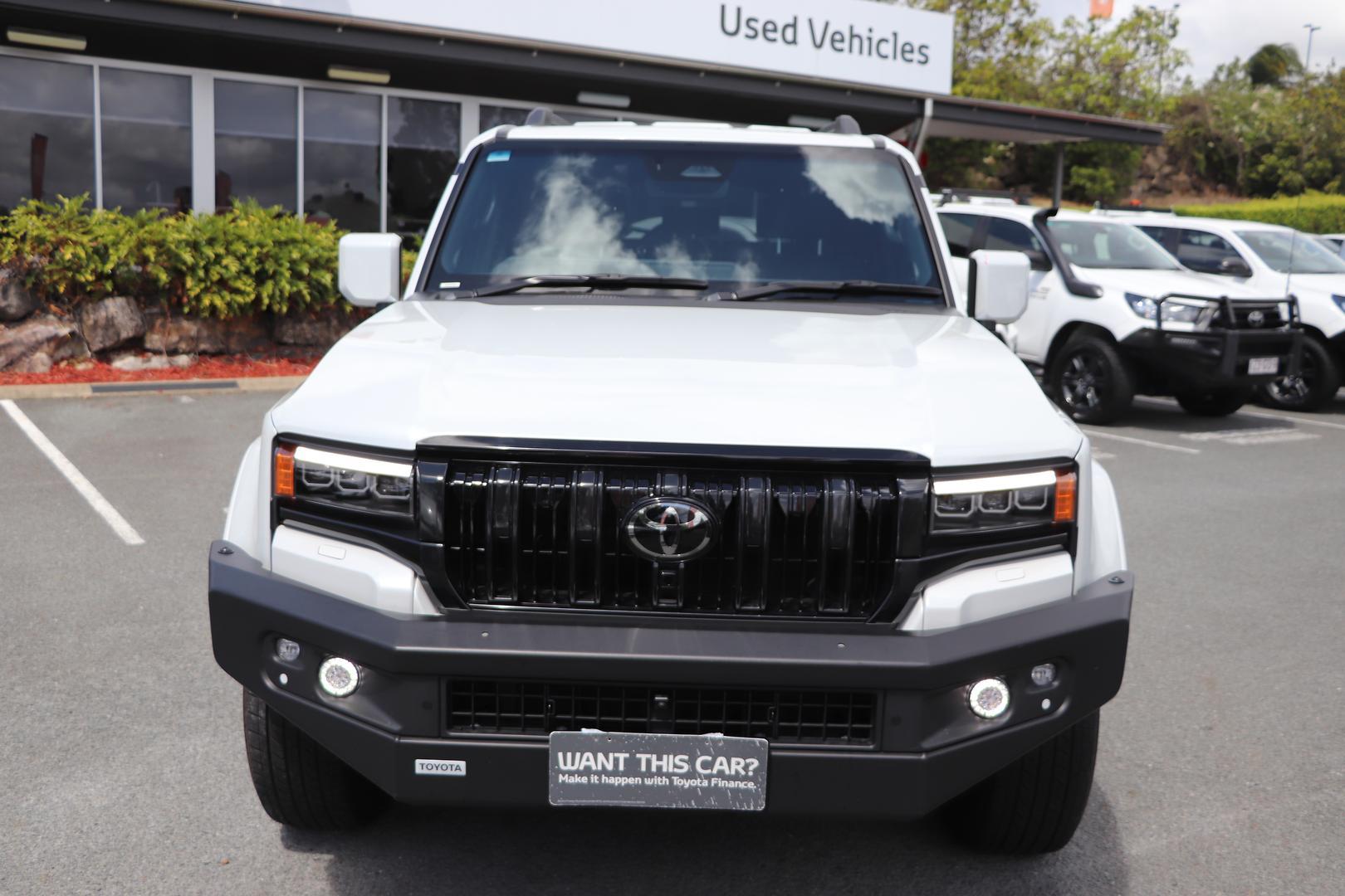 2025 Toyota Landcruiser Prado VX in White
