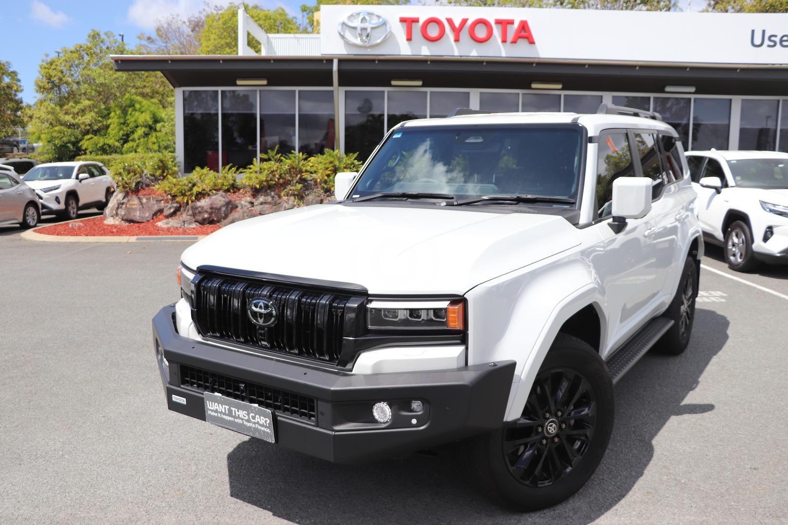 2025 Toyota Landcruiser Prado VX in White