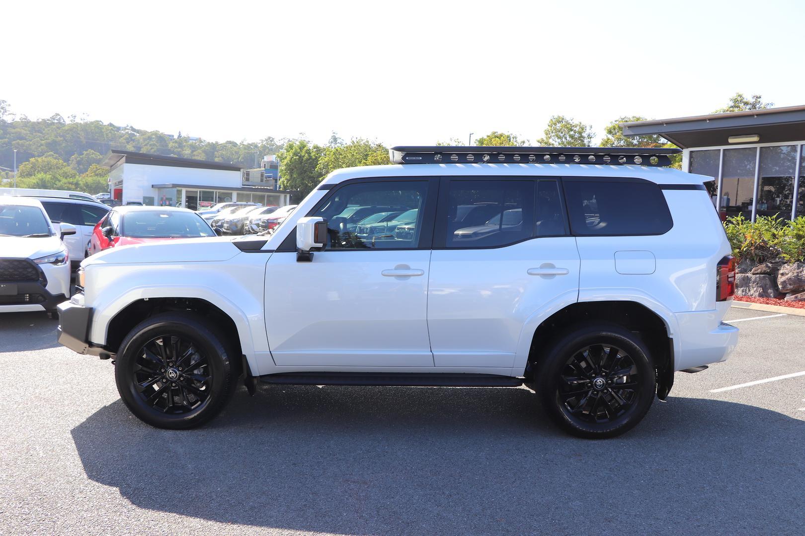 2025 Toyota Landcruiser Prado VX in White