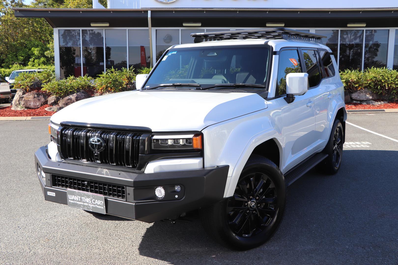 2025 Toyota Landcruiser Prado VX in White
