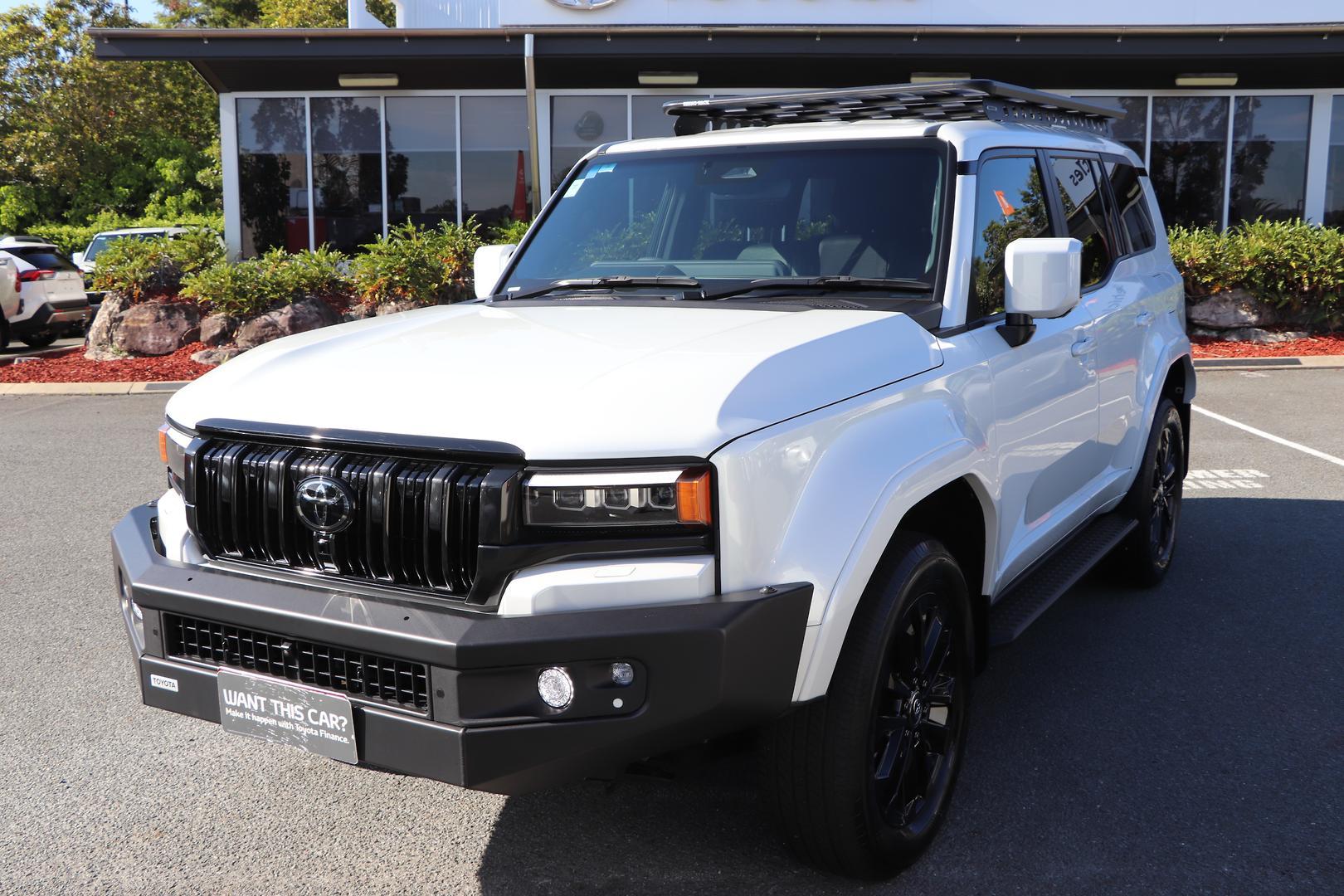 2025 Toyota Landcruiser Prado VX in White