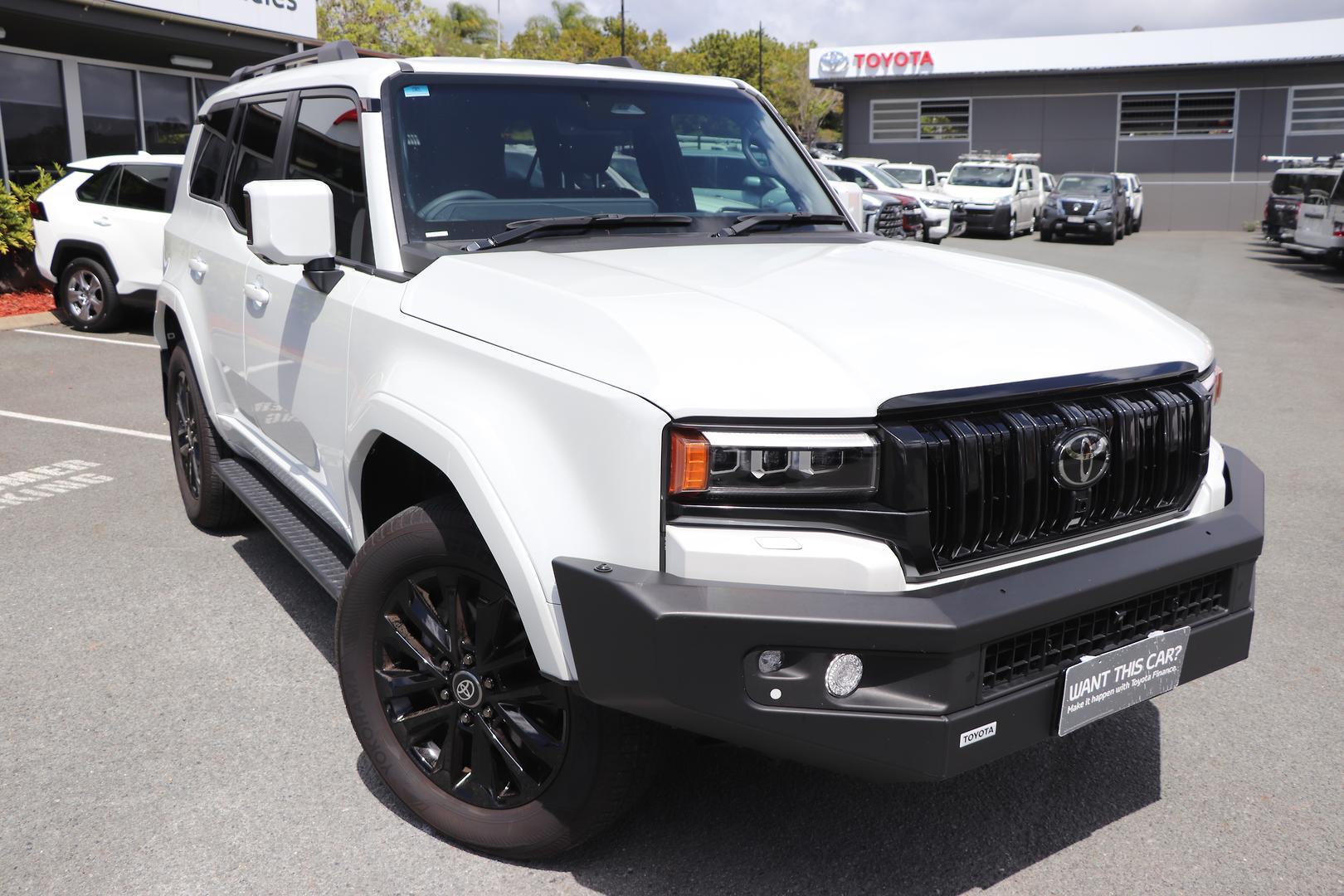 2025 Toyota Landcruiser Prado VX in White
