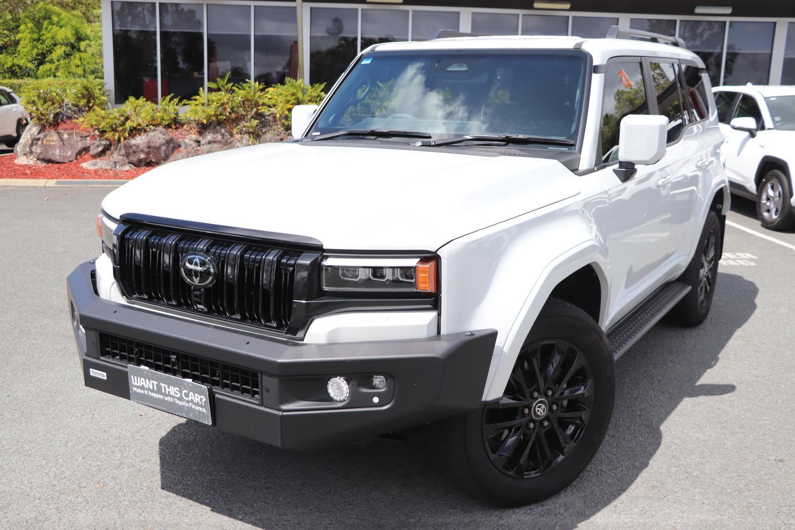 2025 Toyota Landcruiser Prado VX in White
