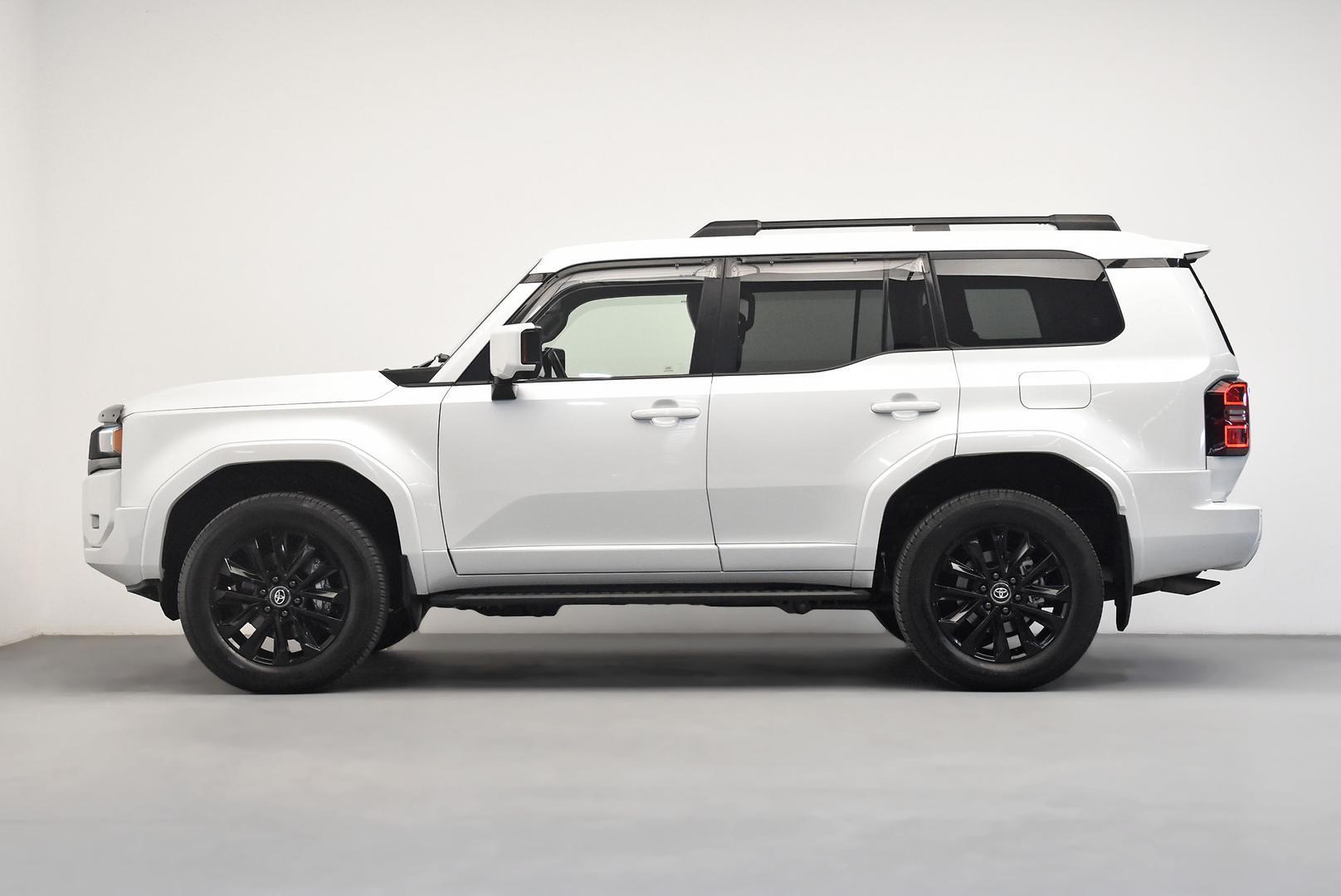 2024 Toyota Landcruiser Prado Kakadu in White
