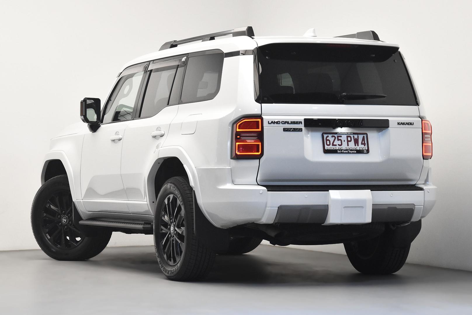 2024 Toyota Landcruiser Prado Kakadu in White