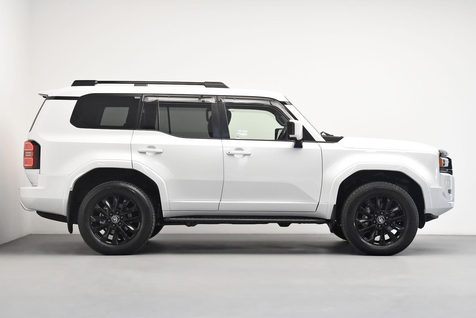 2024 Toyota Landcruiser Prado Kakadu in White