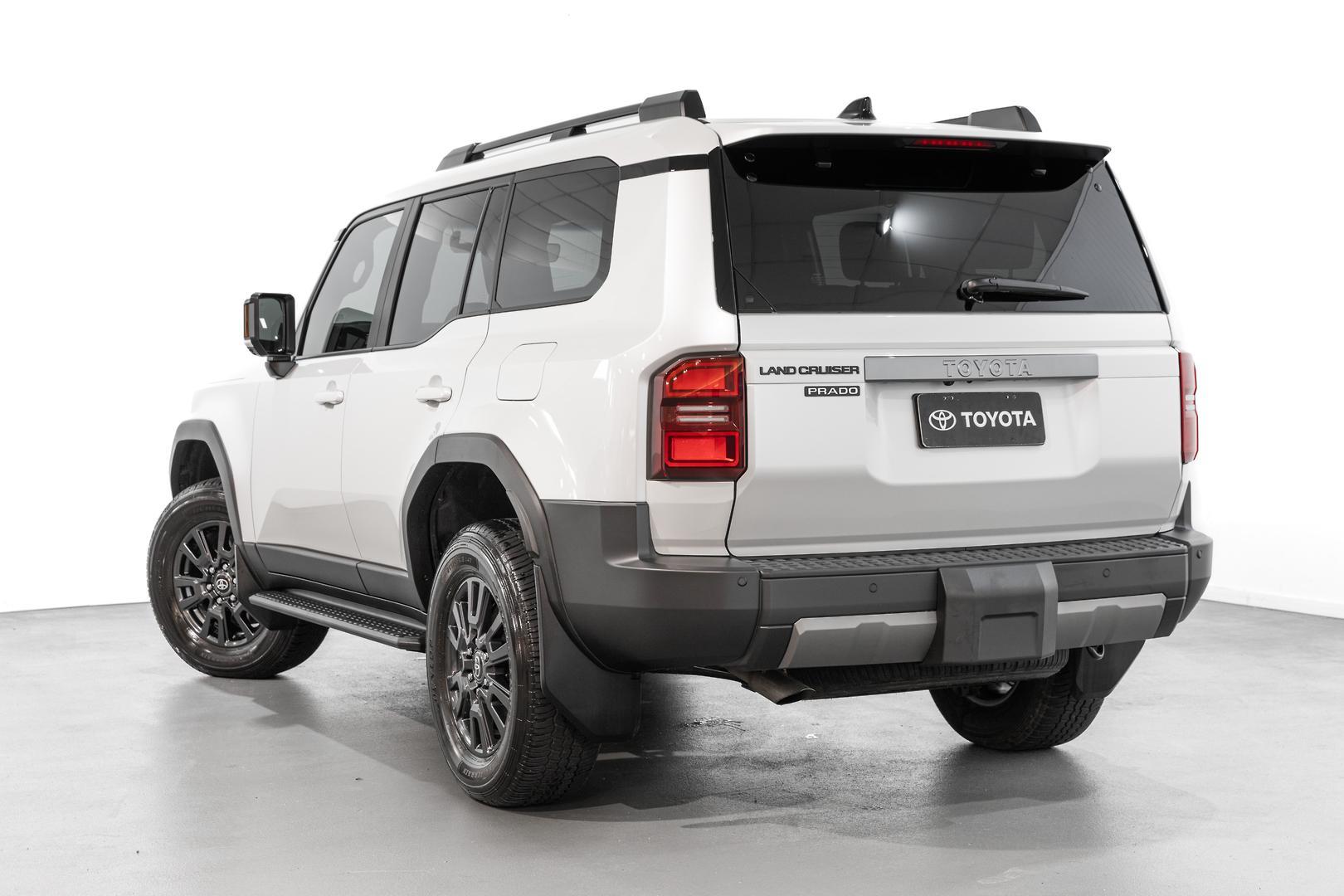 2024 Toyota Landcruiser Prado GXL in White