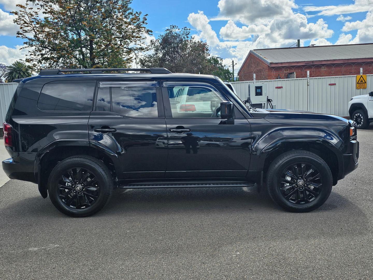 2024 Toyota Landcruiser Prado VX in Black