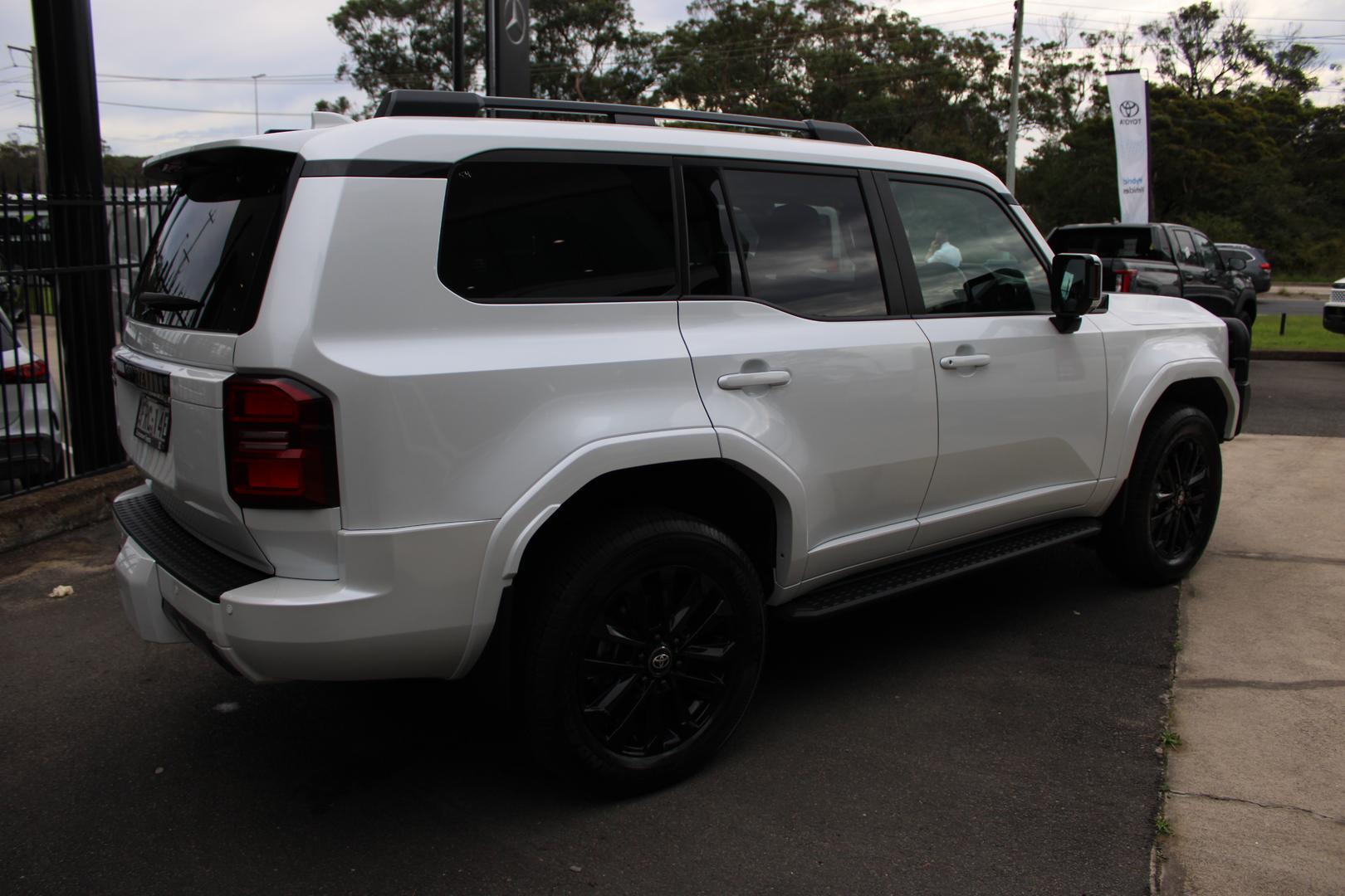 2025 Toyota Landcruiser Prado VX in White